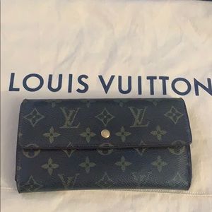 LV Long Wallet